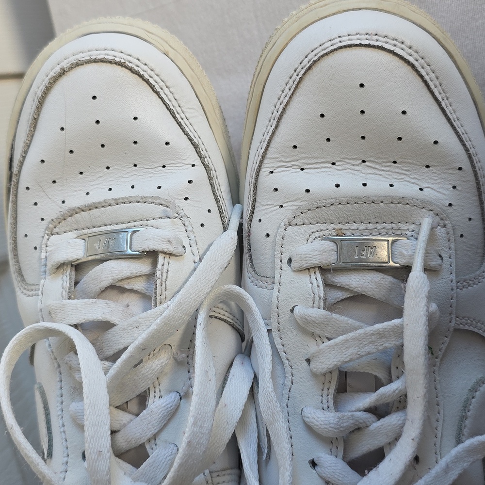 Nike Kids Air Force 1 Low Top White Sneakers Size 6.5Y - Picture 8 of 16